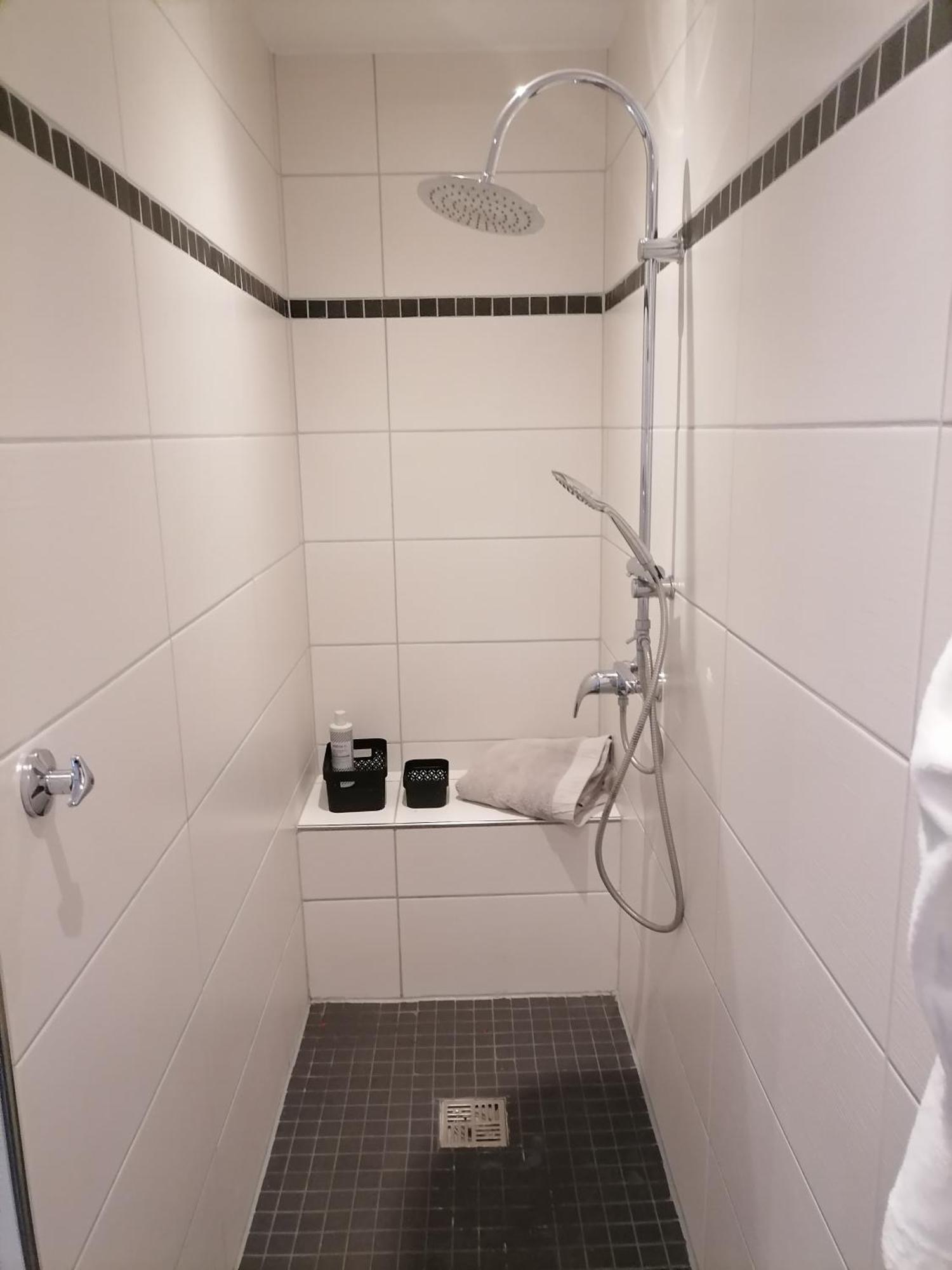 Premium Ferienwohnung "Christine ", Zentrale Ruhige Stadtlage 100 Qm Ebenerdige Dusche Terasse Kaminofen Zweibruecken Exterior photo